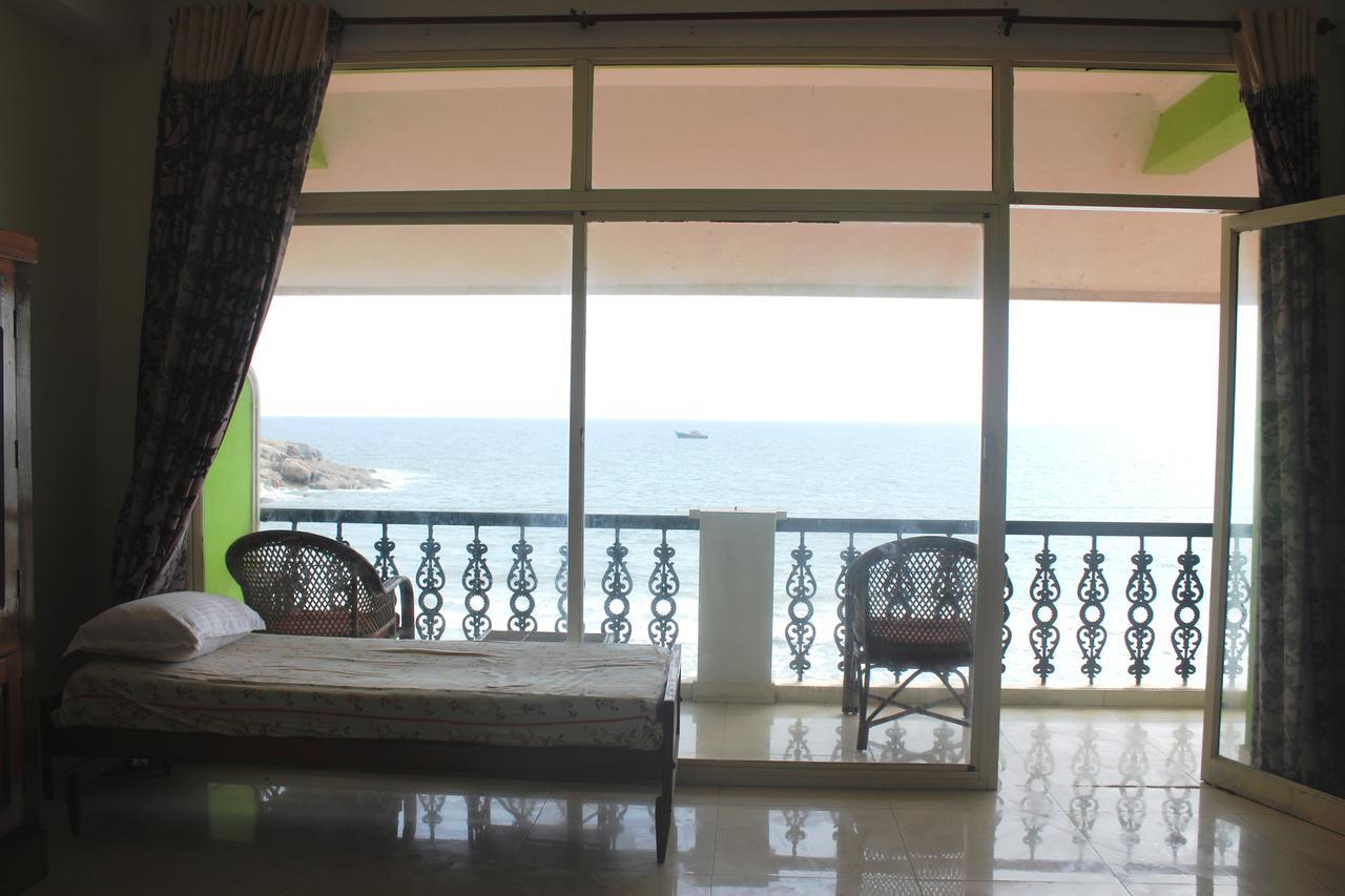 Adam Beach Resort โกวาลัม ภายนอก รูปภาพ